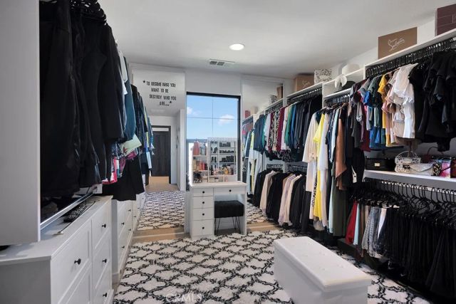 2727 Goldenrain Street, Palmdale, CA 93551