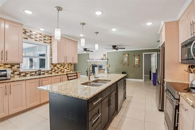 804 ROBIN AVENUE, Palm Harbor, FL 34683