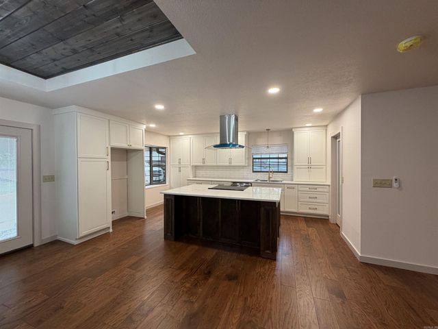 210 Gary Drive, Mena, AR 71953
