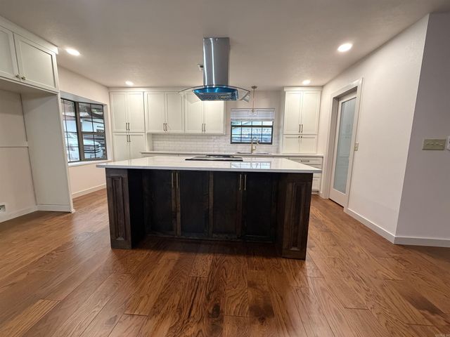 210 Gary Drive, Mena, AR 71953
