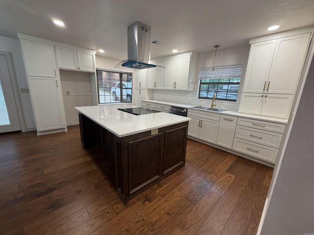 210 Gary Drive, Mena, AR 71953
