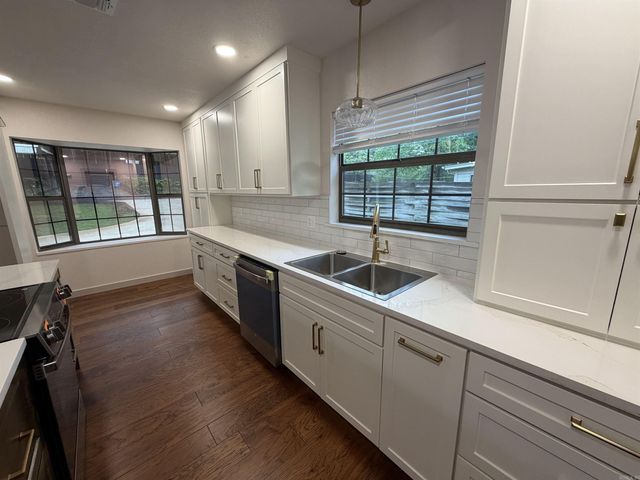 210 Gary Drive, Mena, AR 71953