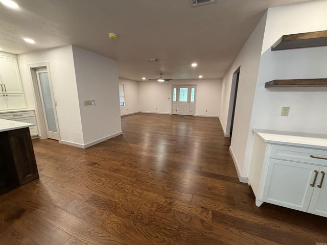 210 Gary Drive, Mena, AR 71953