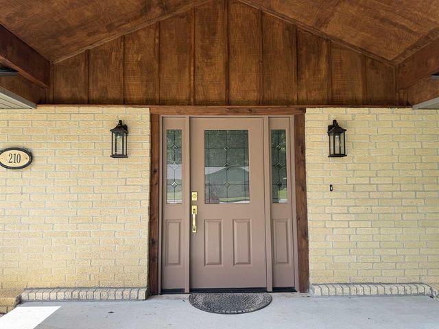 210 Gary Drive, Mena, AR 71953