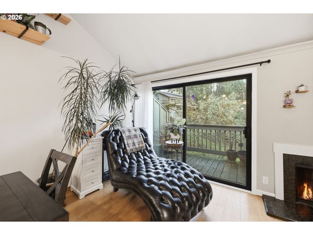 422 STONEWOOD Dr, Eugene, OR 97405