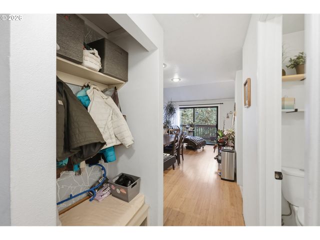 422 STONEWOOD Dr, Eugene, OR 97405