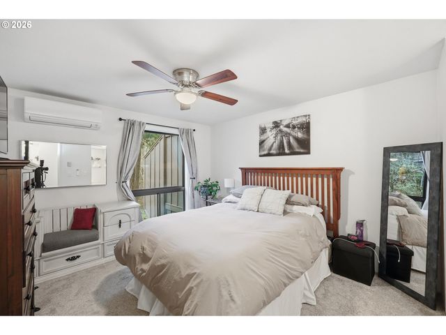 422 STONEWOOD Dr, Eugene, OR 97405