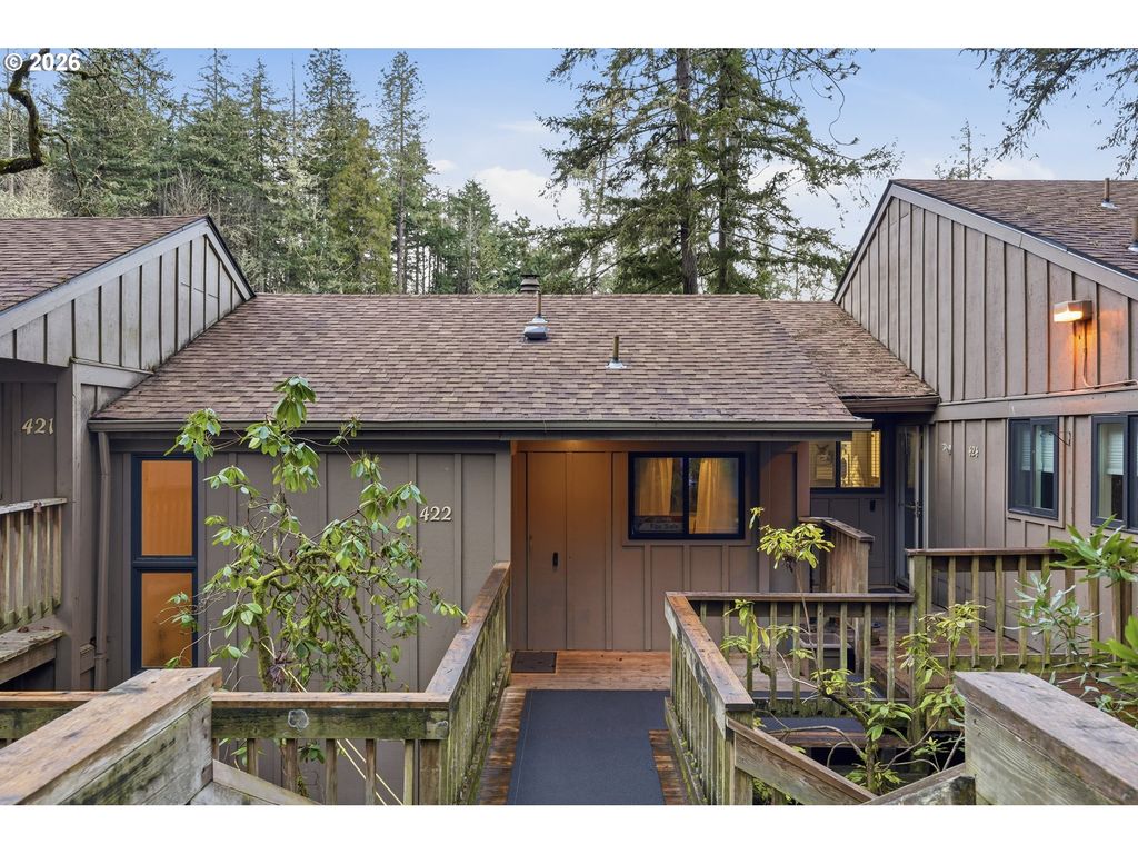 422 STONEWOOD Dr, Eugene, OR 97405