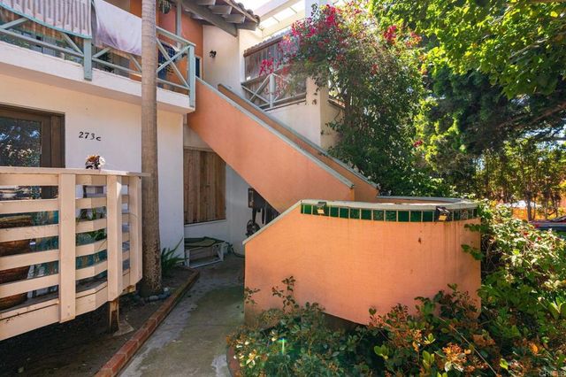 273 Hillcrest Drive, Encinitas, CA 92024