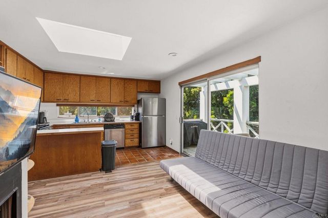 273 Hillcrest Drive, Encinitas, CA 92024