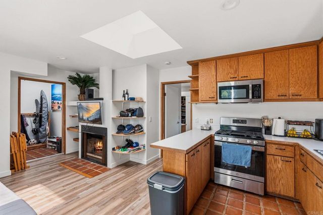 273 Hillcrest Drive, Encinitas, CA 92024