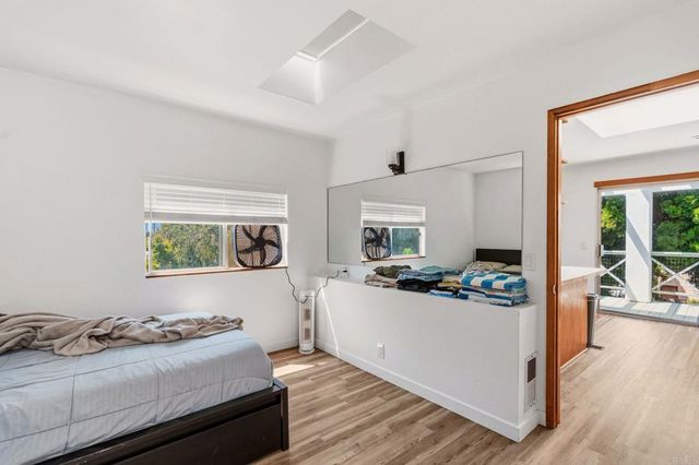 273 Hillcrest Drive, Encinitas, CA 92024