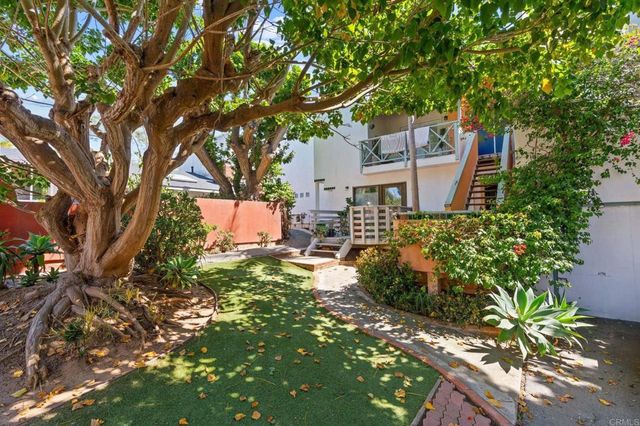 273 Hillcrest Drive, Encinitas, CA 92024