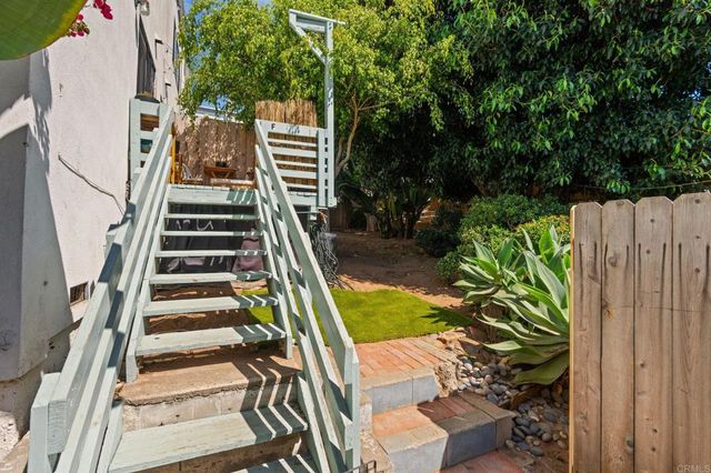 273 Hillcrest Drive, Encinitas, CA 92024