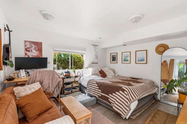 273 Hillcrest Drive, Encinitas, CA 92024