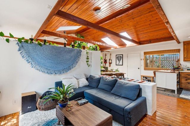 273 Hillcrest Drive, Encinitas, CA 92024