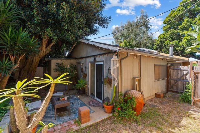 273 Hillcrest Drive, Encinitas, CA 92024