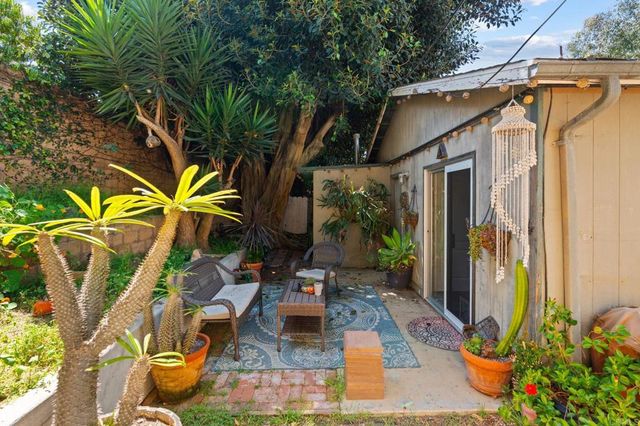 273 Hillcrest Drive, Encinitas, CA 92024
