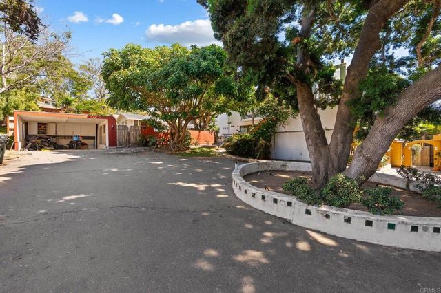 273 Hillcrest Drive, Encinitas, CA 92024