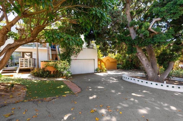 273 Hillcrest Drive, Encinitas, CA 92024