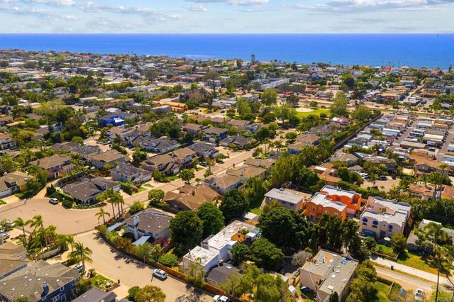 273 Hillcrest Drive, Encinitas, CA 92024
