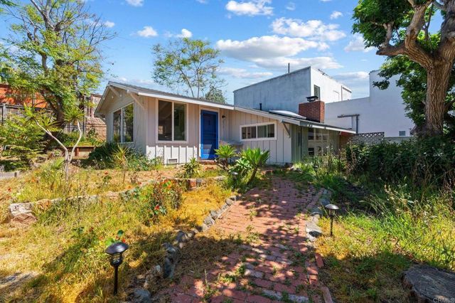 273 Hillcrest Drive, Encinitas, CA 92024