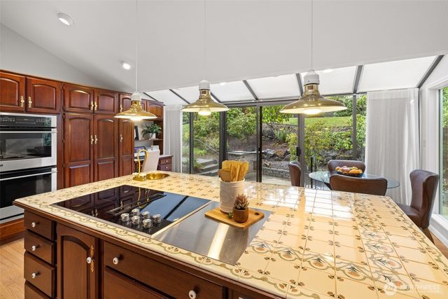 11818 Marine View Drive SW, Burien, WA 98146