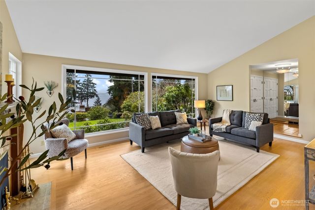 11818 Marine View Drive SW, Burien, WA 98146