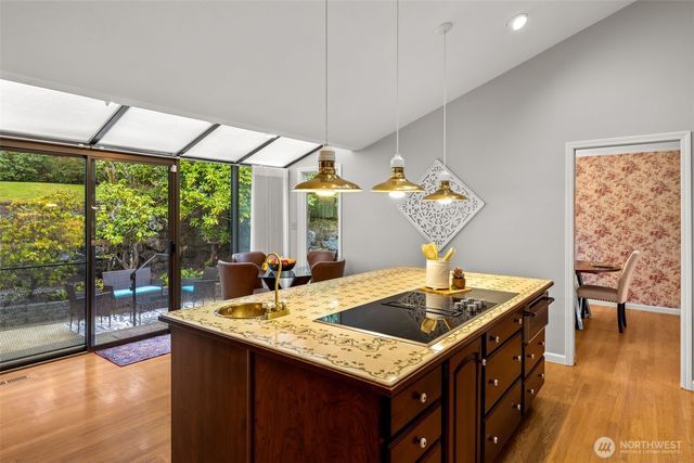 11818 Marine View Drive SW, Burien, WA 98146