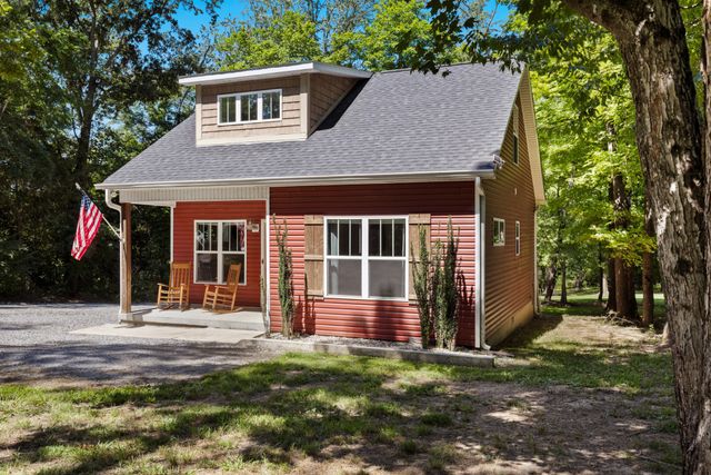 115 N Adams St, Adams, TN 37010