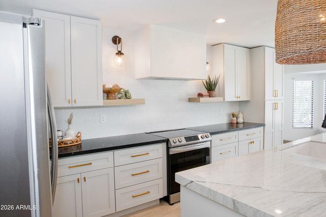 6302 E Winchcomb Drive, Scottsdale, AZ 85254