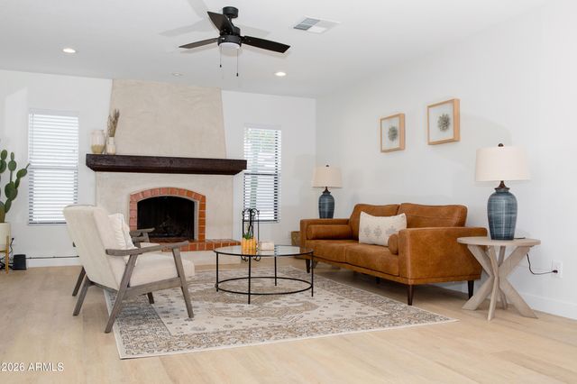 6302 E Winchcomb Drive, Scottsdale, AZ 85254