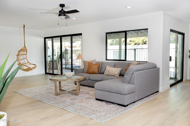 6302 E Winchcomb Drive, Scottsdale, AZ 85254