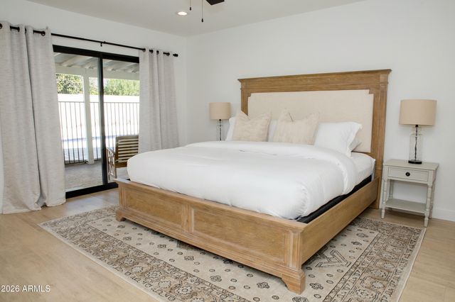 6302 E Winchcomb Drive, Scottsdale, AZ 85254