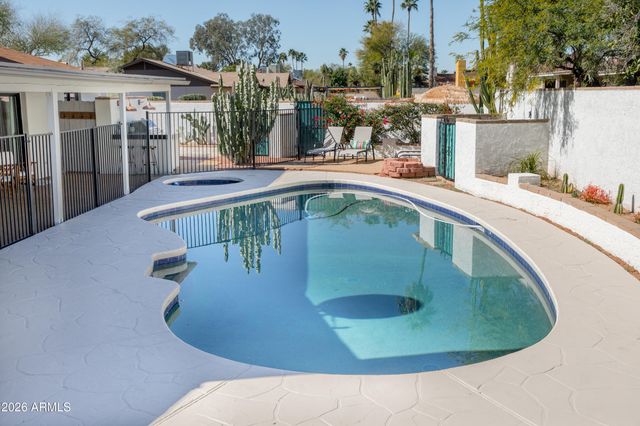 6302 E Winchcomb Drive, Scottsdale, AZ 85254