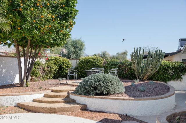 6302 E Winchcomb Drive, Scottsdale, AZ 85254