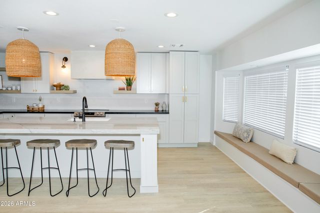 6302 E Winchcomb Drive, Scottsdale, AZ 85254