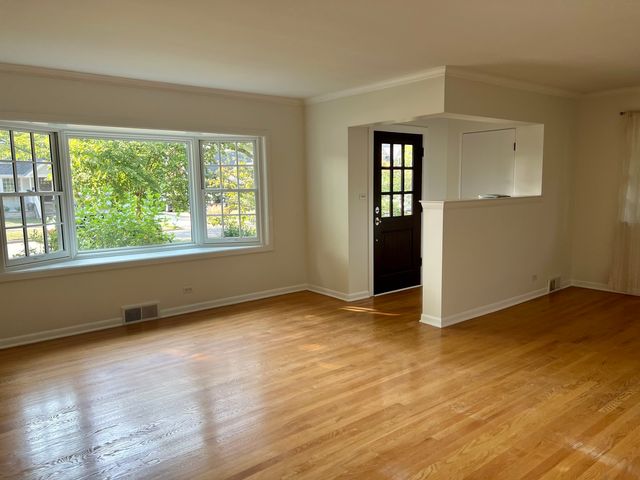 135 N Myrtle Avenue, Elmhurst, IL 60126