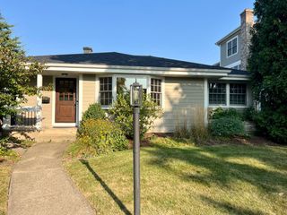 135 N Myrtle Avenue, Elmhurst, IL 60126