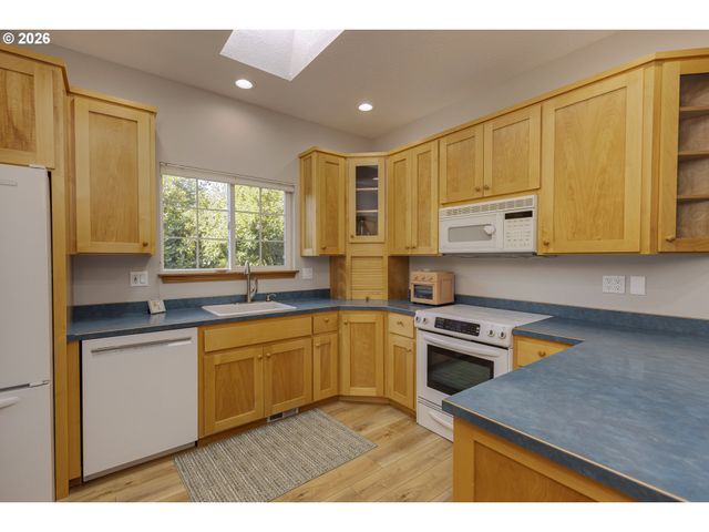 1941 Sw Westvale Ct, Mc Minnville, OR 97128
