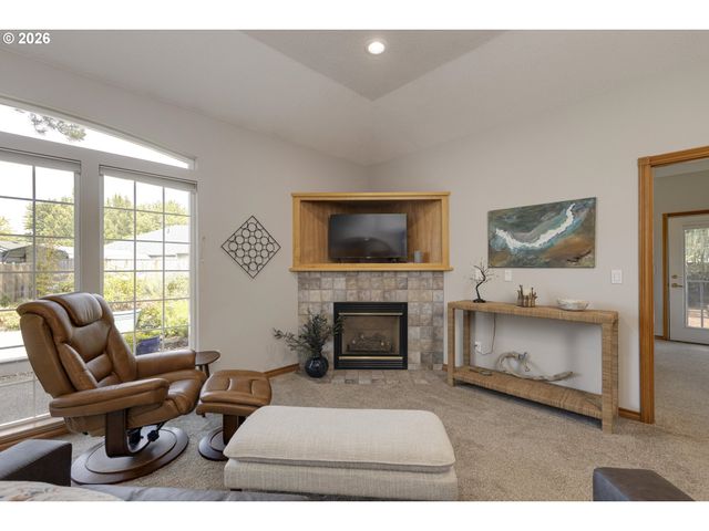 1941 Sw Westvale Ct, Mc Minnville, OR 97128