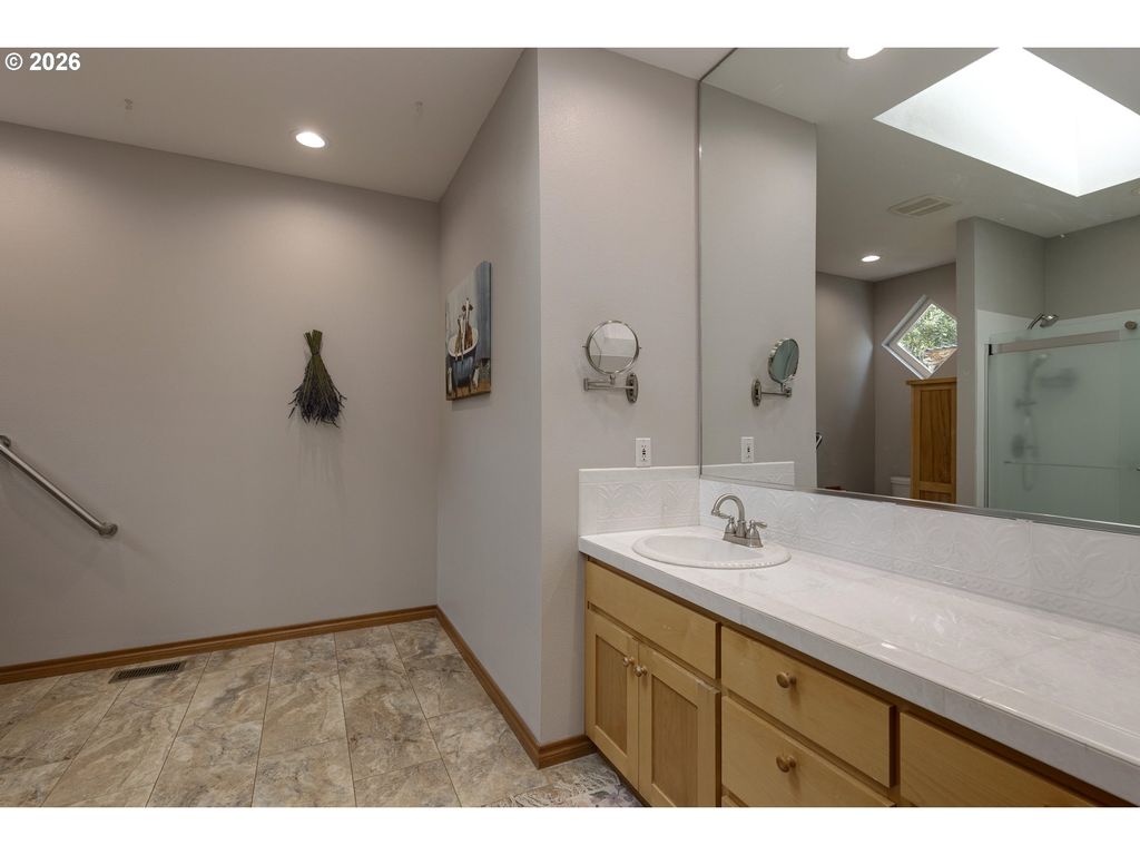 Image 23 of property listing at 1941 Sw Westvale Ct, Mc Minnville, OR 97128