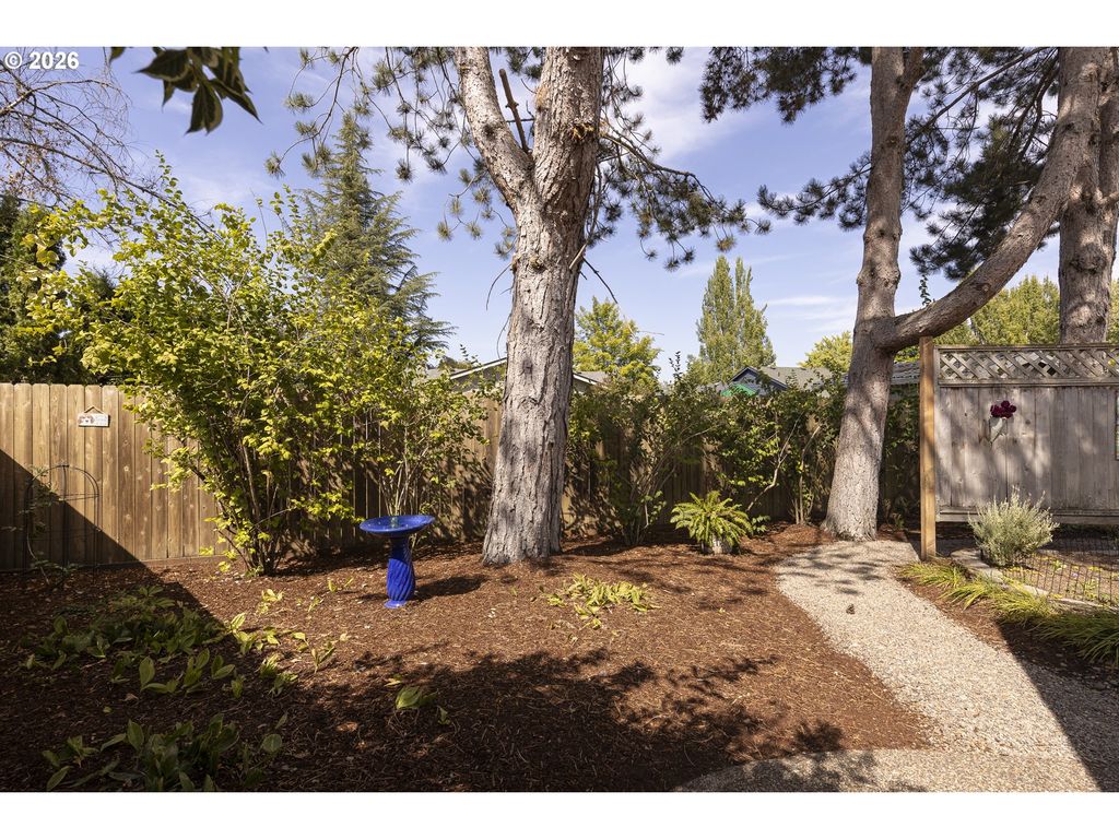 Image 26 of property listing at 1941 Sw Westvale Ct, Mc Minnville, OR 97128