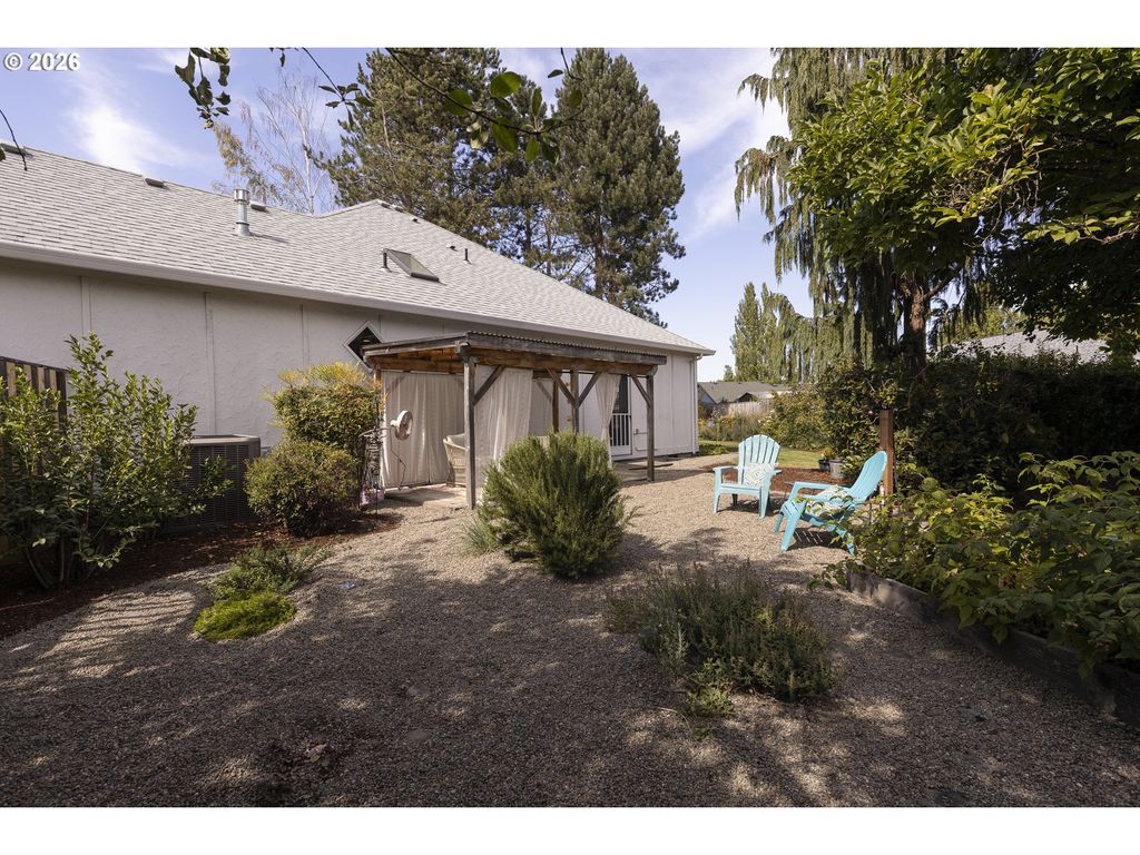 Image 27 of property listing at 1941 Sw Westvale Ct, Mc Minnville, OR 97128