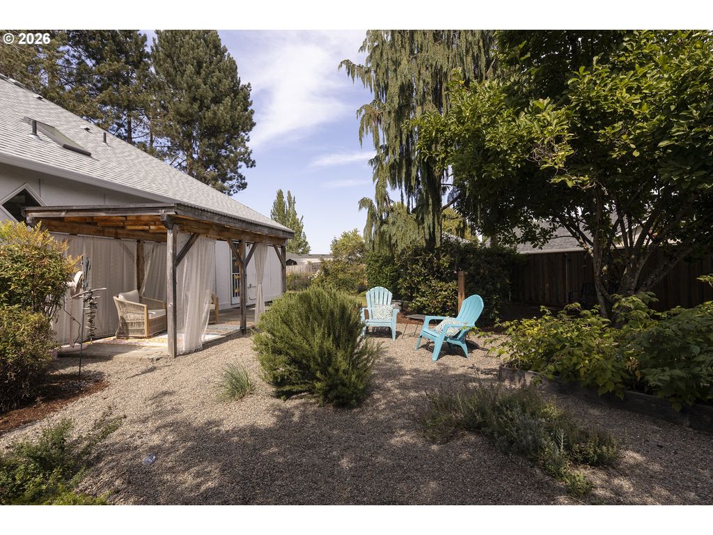 Image 28 of property listing at 1941 Sw Westvale Ct, Mc Minnville, OR 97128