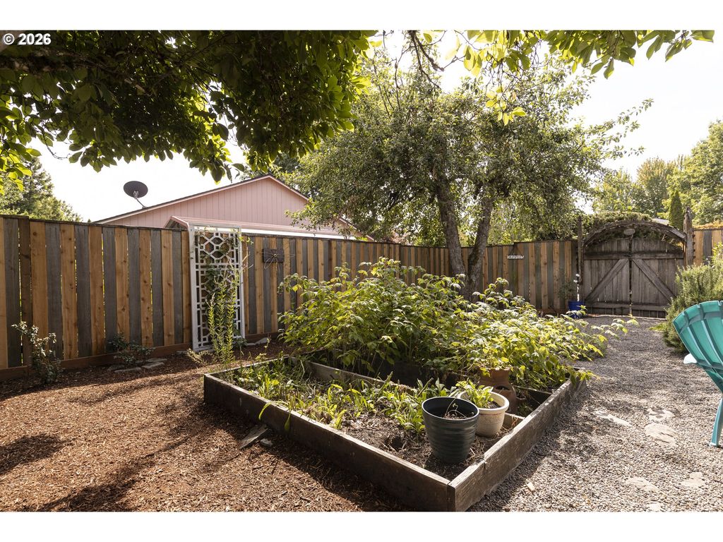 Image 31 of property listing at 1941 Sw Westvale Ct, Mc Minnville, OR 97128