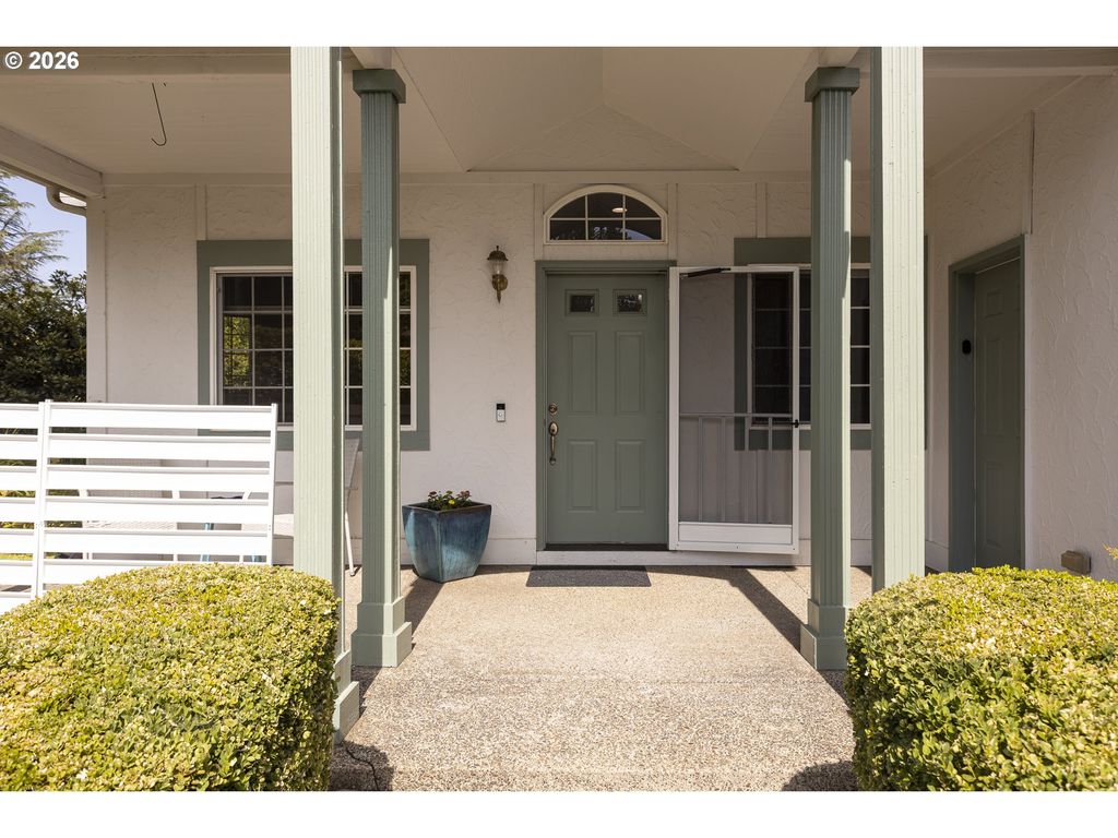 Image 5 of property listing at 1941 Sw Westvale Ct, Mc Minnville, OR 97128