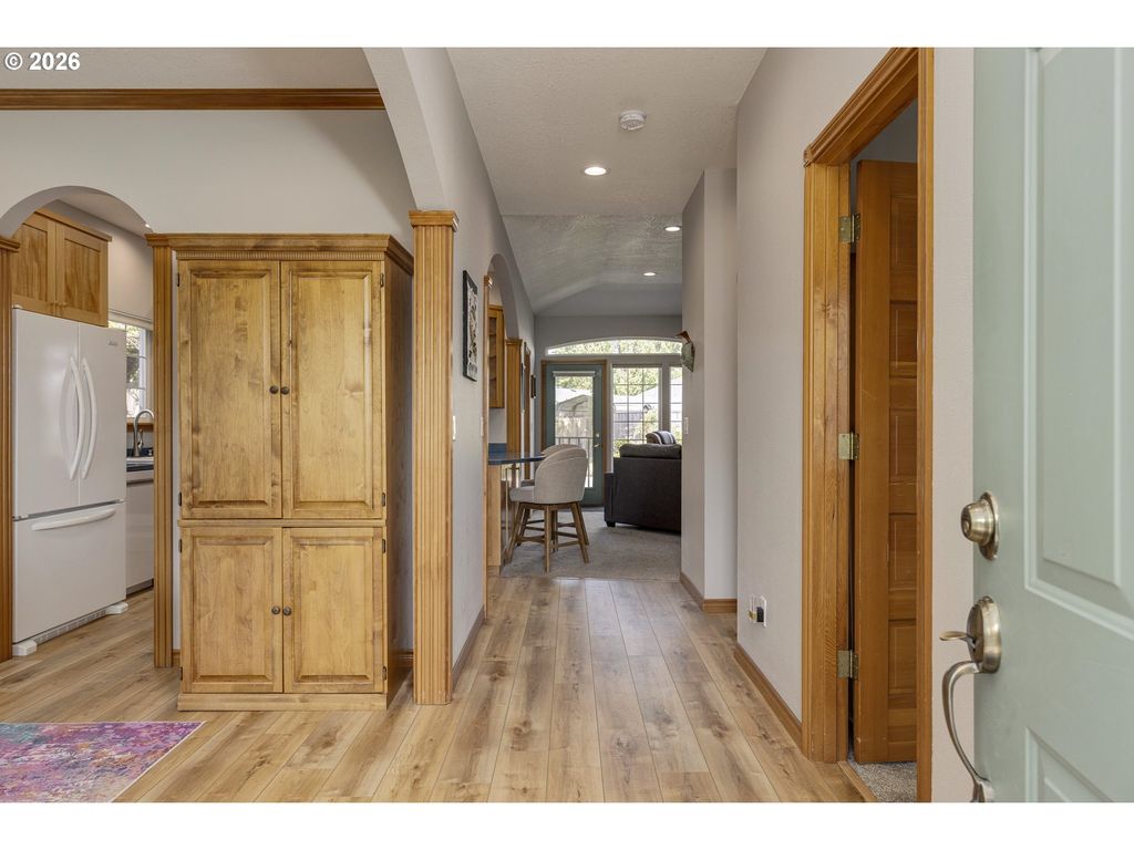 Image 6 of property listing at 1941 Sw Westvale Ct, Mc Minnville, OR 97128