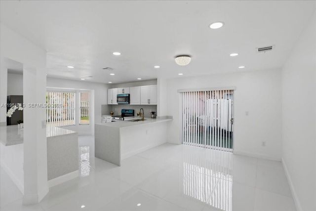 13209 NW 12th Ct, Sunrise, FL 33323