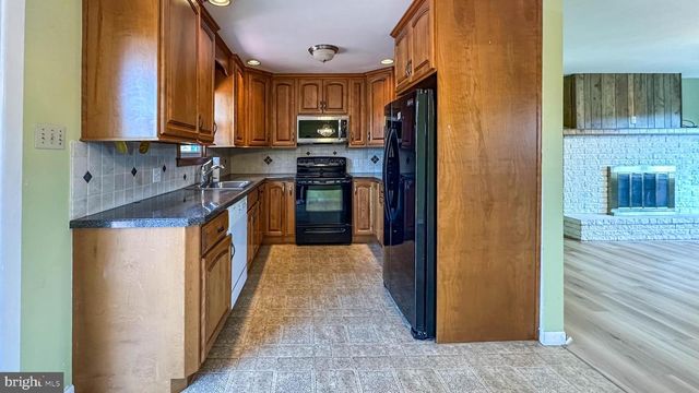 145 PENNYPACKER RD, Mohnton, PA 19540